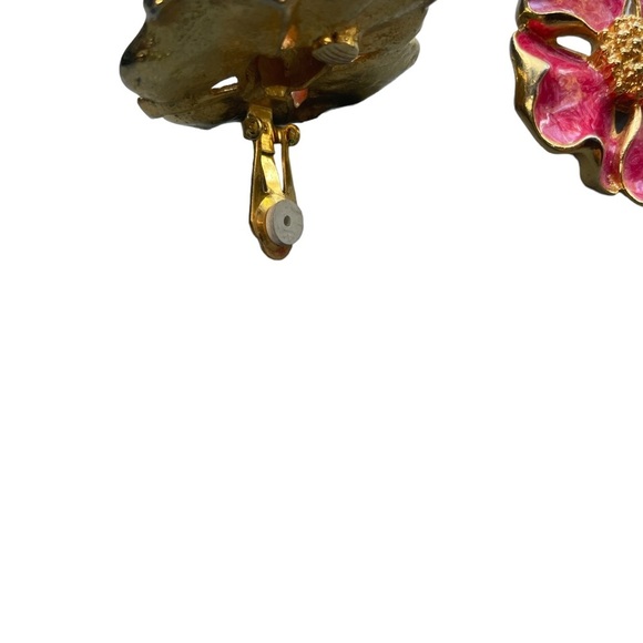 Stunning Designer High End Pink Enamel Large Flower Textured Gold Tone Earrings - Picture 3 of 3